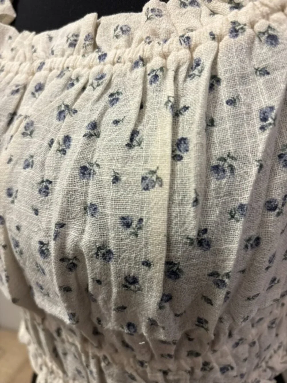 Olivaceous Natural Floral Ruffle Crop Top - Picture 2 of 3